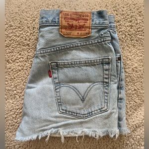 Levi’s 505 Distressed Jean Short 31 x 30 (fit small)